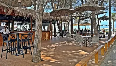 Sandy Beach Resort (Golem)