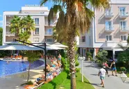 Sandy Beach Resort (Golem)