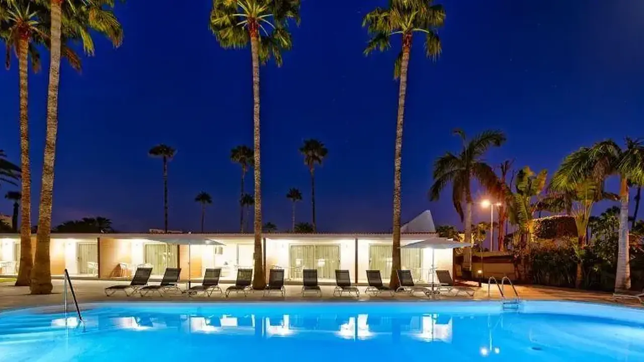 Sanom Beach Resort