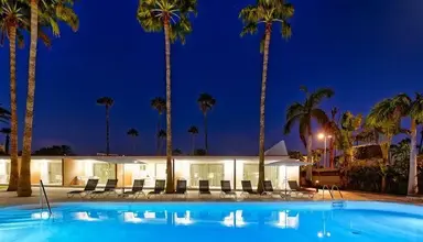 Sanom Beach Resort