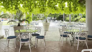 Sant Alphio Garden