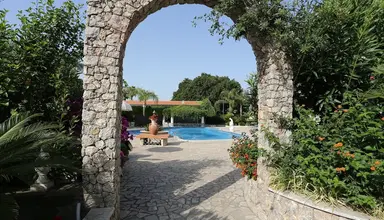Sant Alphio Garden