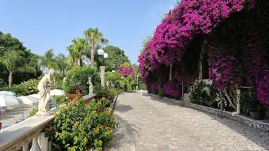 Sant Alphio Garden