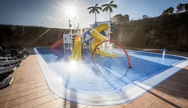 Santa Susanna Resort