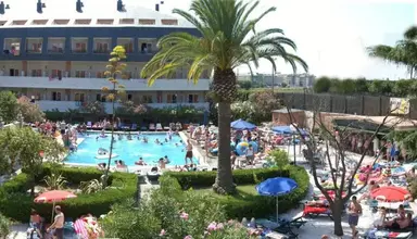 Santa Susanna Resort