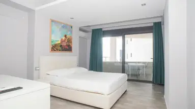 Saranda International