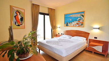 Saranda International