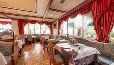 Schloss Hotel and Club Dolomiti