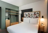 Se Catedral Tapestry Collection by Hilton