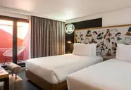 Se Catedral Tapestry Collection by Hilton