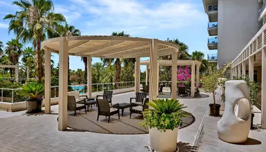 Seaden Sea World Resort & Spa