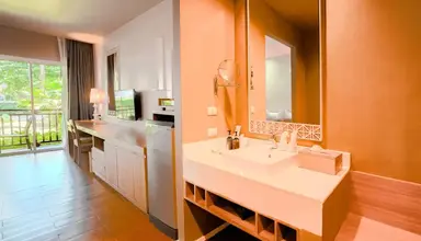 Sentido Khao Lak