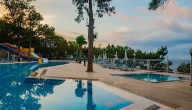 Senza Garden Holiday Club