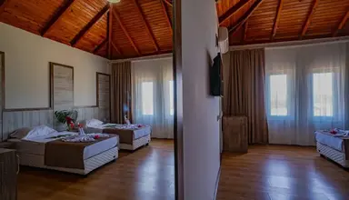 Senza Garden Holiday Club