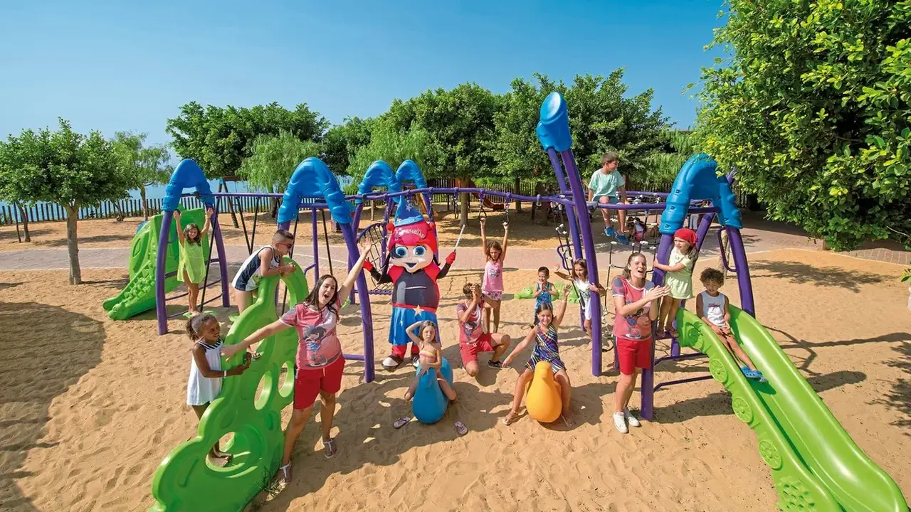 Serenusa Village