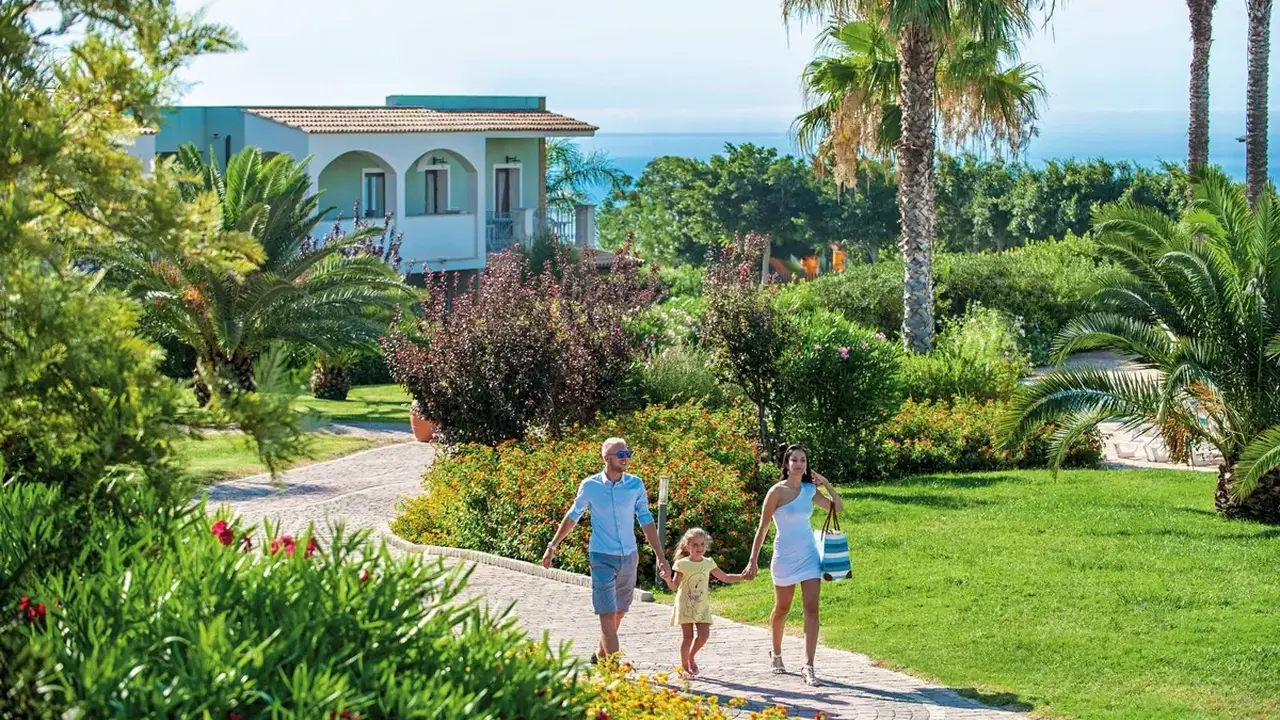 Serenusa Village