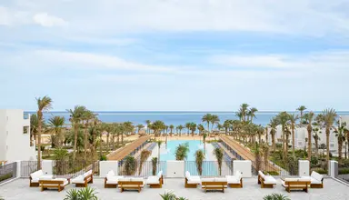 Serry Beach Resort