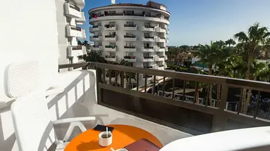 Servatur Waikiki