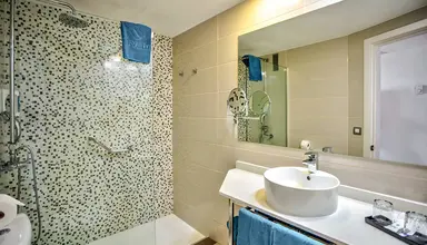 Servatur Waikiki