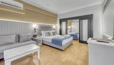 Seven Seas Palmeras Bay