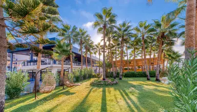Seven Seas Palmeras Bay