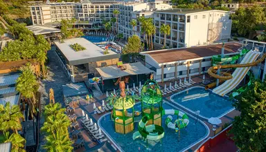 Seven Seas Palmeras Bay