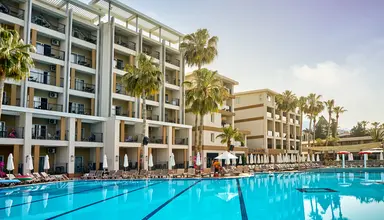 Seven Seas Palmeras Bay