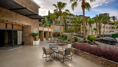 Seven Seas Palmeras Bay