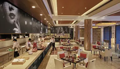 Shangri - La (Bangkok)