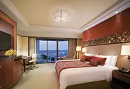Shangri - La (Bangkok)