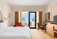 Shangri - La's Al Bandar