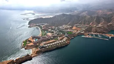 Shangri - La's Al Bandar