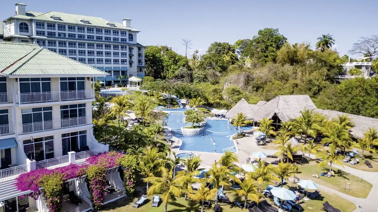 Sheraton Bijao Beach Resort