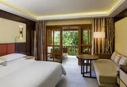 Sheraton Maldives Full Moon Resort & Spa