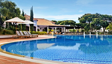 Sheraton Pine Cliffs Resort