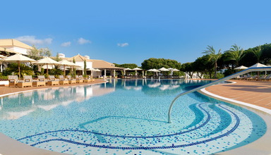 Sheraton Pine Cliffs Resort