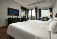 Shining Riverside Boutique and Spa