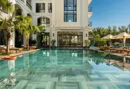 Shining Riverside Boutique and Spa