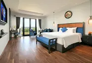 Shining Riverside Boutique and Spa