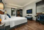 Shining Riverside Boutique and Spa