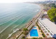 Side Beach Club