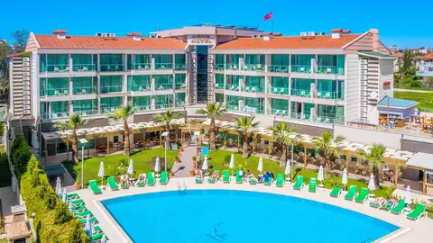 Hotel Side Lowe
