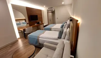Side Moon Palace