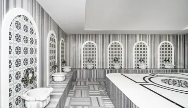 Side Moon Palace