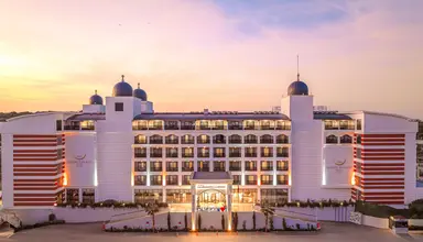 Side Moon Palace