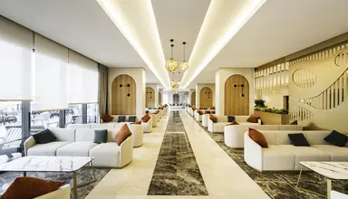 Side Moon Palace