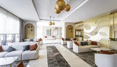 Side Moon Palace