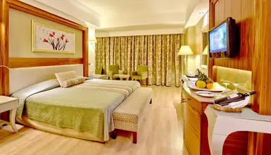 Side Star Resort