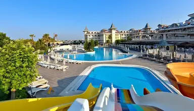 Side Star Resort