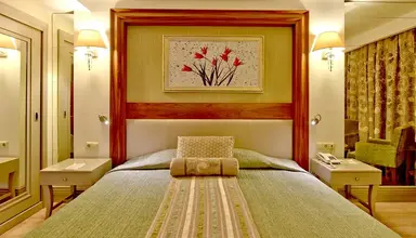 Side Star Resort